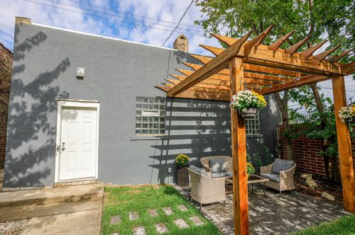 2720 Monroe St, Chicago IL  60612-2823 exterior