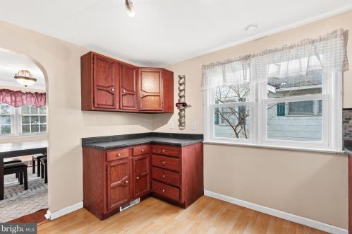 581 Kings Hwy, Camden NJ 08106-2207 exterior