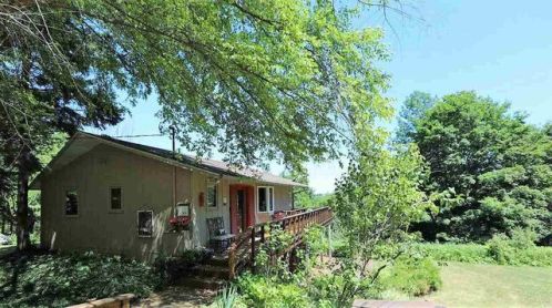 11305 Roberts Rd, Charlevoix, MI 49720-8958