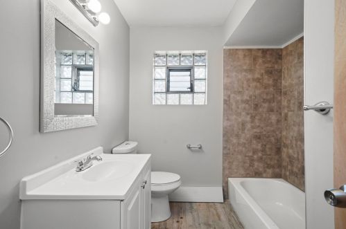 832 17 Ave, Broadview IL 60153-1856 exterior