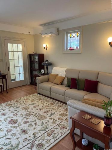 1804 Bussing Ave, Bronx NY 10466-2032 exterior