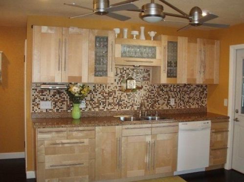 4851 73rd St, Milwaukee, WI 53218-3857