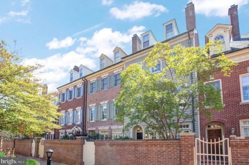 25 Wilkes St, Alexandria VA 22314-3853 exterior