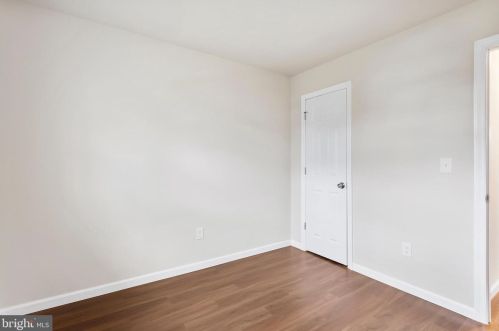 147 Gary Dr, Trenton NJ  08690-3145 exterior