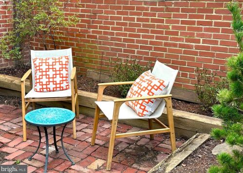 1611 Riggs Pl, Washington DC 20009-6418 exterior