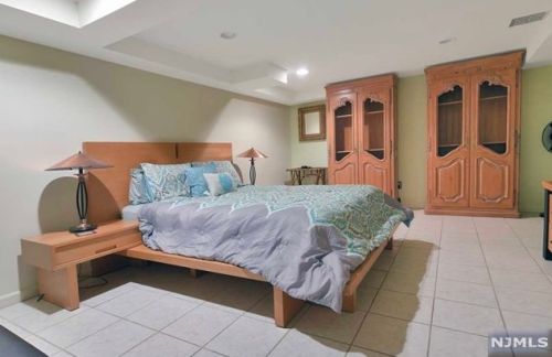 546 Anderson Ave, Closter NJ  07624-3220 exterior