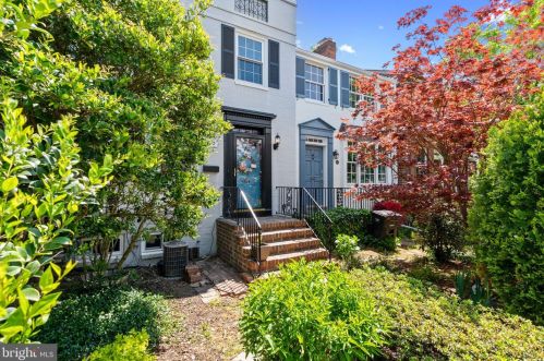 822 Royal St, Alexandria VA  22314-4341 exterior