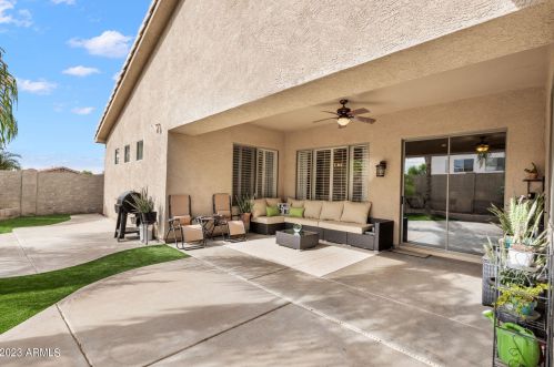 2425 Barbie Ln, Phoenix AZ  85085-5004 exterior