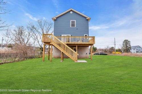 16 John St, Old Bridge NJ 08857-1705 exterior