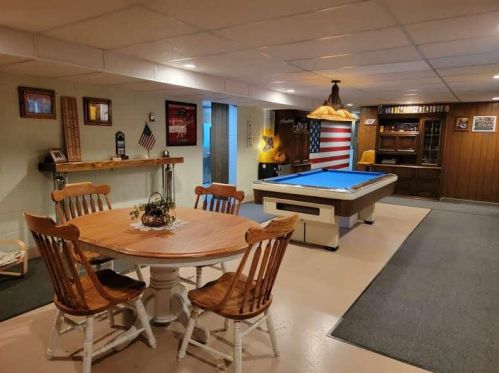 1849 Lawnel Ave, Meskegon MI 49441-3743 exterior