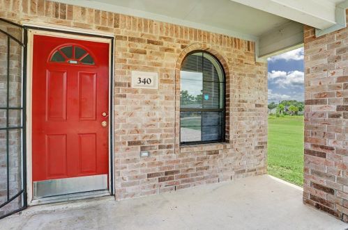 340 6th St, Hempstead TX  77445-4701 exterior