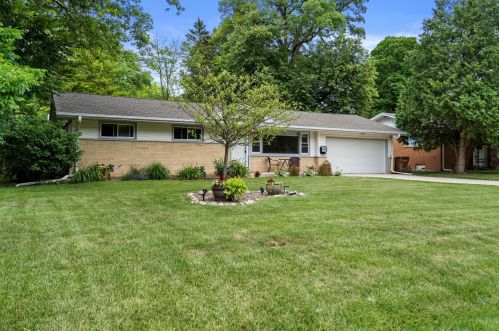 5964 Sidney Pl, Milwaukee, WI 53209-4269