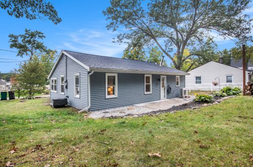 1480 Manitou Ln, Middlevle MI 49333-8305 exterior