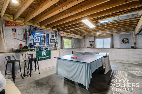 2073 Conifer Rdg Dr, Byron Township MI 49315-7929 exterior