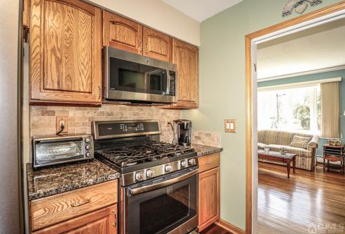 5 Pendleton Pl, Edison NJ 08820-2737 exterior