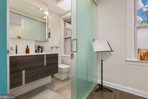 320 G St, Washington DC 20002-4212 exterior