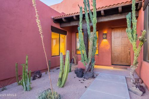 48909 3rd Ave, Phoenix AZ 85027-4700 exterior