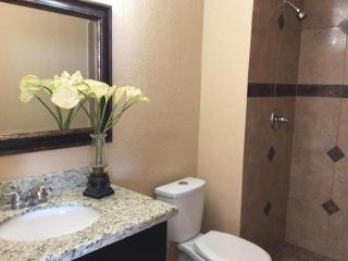 8245 Catalina Dr, Phoenix, AZ 85033-4714