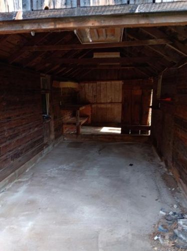 475 Putnam Pike, Killingly CT 06241-1608 exterior