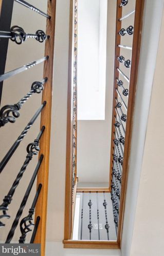 1627 Carpenter St, Philadelphia PA  19146-2005 exterior