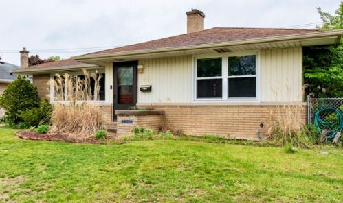 2212 Jackson St, Waukegan IL 60085-5443 exterior