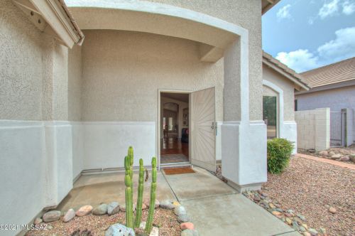 10201 Lucille Dr, Tucson AZ  85730-6132 exterior