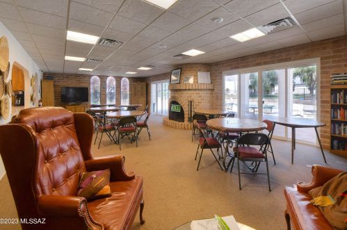 720 Roller Coaster Rd, Tucson AZ 85704-2628 exterior