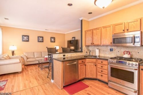 35 Musky Ridge Dr, Hackettstown, NJ 07840-1750