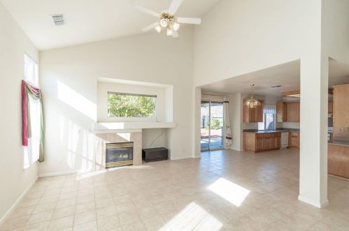 1375 Kerslake Cir, Folsom CA 95630-8460 exterior