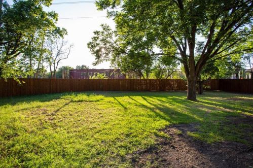 1903 El Capitan Dr, Dallas TX  75228-1621 exterior