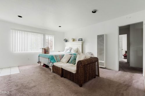 5325 Driftwood St, Oxnard CA 93035-1030 exterior