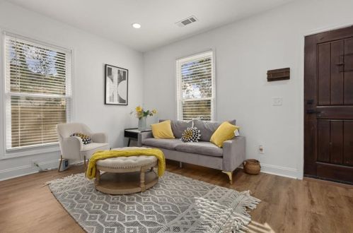 2352 Herring Rd, Atlanta GA 30311-2819 exterior