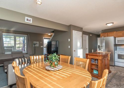 801 Upper Maple St, Killingly CT 06241-2224 exterior