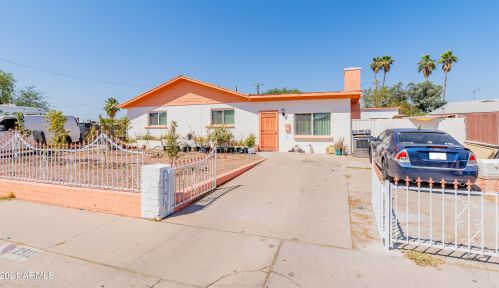 2911 50th Dr, Phoenix AZ  85031-3530 exterior