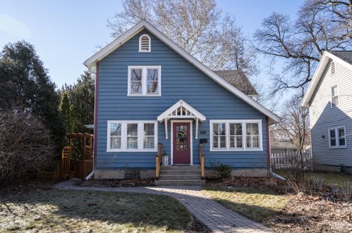 8219 Red Arrow Ct, Milwaukee, WI 53213-3023