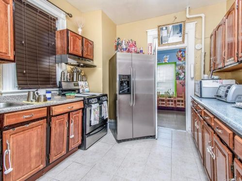 3278 Perry Ave, Bronx NY 10467-3255 exterior