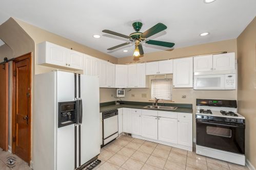 6228 Kedvale Ave, Chicago IL 60629-5127 exterior