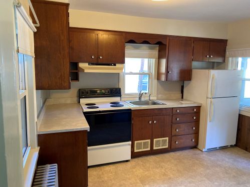 97 4 St, Dover NH 03820-2985 exterior