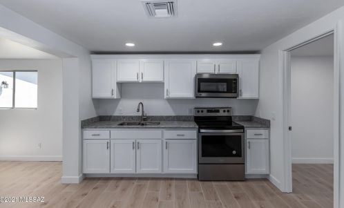 733 Louisiana St, Tucson AZ  85706-1239 exterior