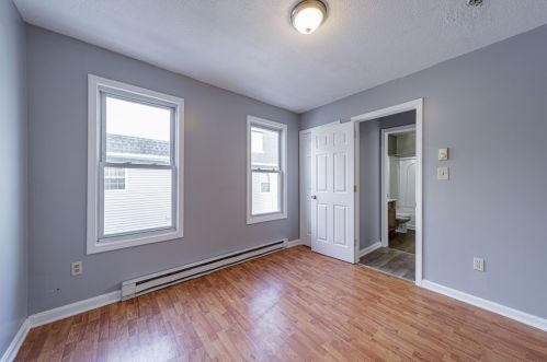 95 Dawes St, Springfield MA 01109-3042 exterior