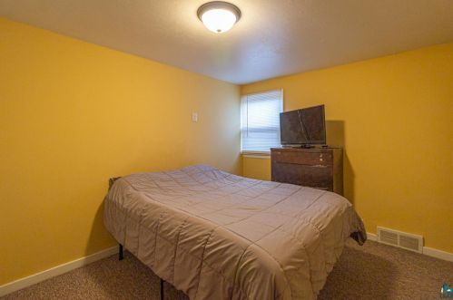 30 Conan St, Ely MN 55731-1235 exterior