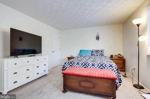 8311 Claremont Wood Dr, Alexandria VA 22309-1895 exterior