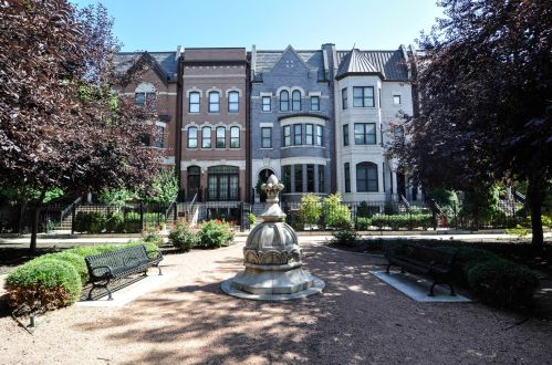 320 21st St, Chicago IL 60616-1402 exterior