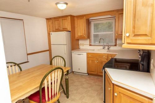 35 Anne St, Springfield MA 01104-2236 exterior