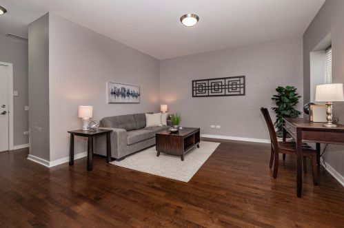 1227 Arthington St, Chicago, IL 60607-4424