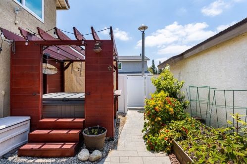 14402 Raintree Rd, Tustin CA  92780-6930 exterior