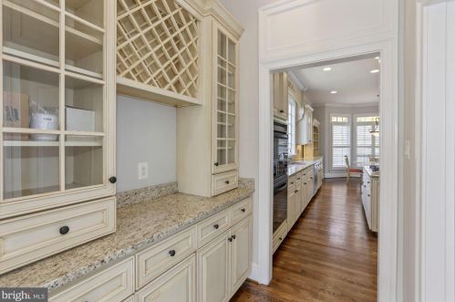 5802 Bent Twig Rd, Mc Lean VA 22101-1806 exterior