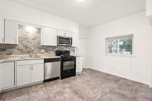 2011 Gregory St, Pittsburgh PA  15203-1641 exterior