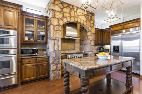 400 Dawn River Cv, Austin TX 78732-1986 exterior