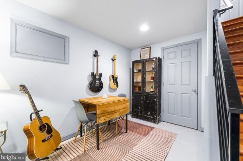 2238 Gerritt St, Philadelphia PA 19147-5821 exterior